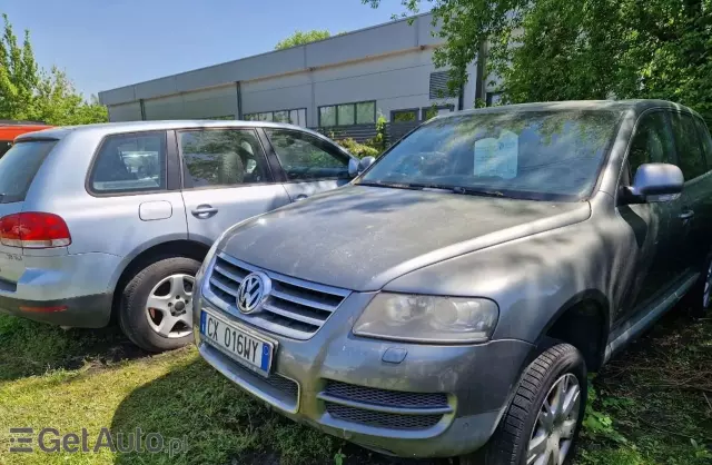VOLKSWAGEN Touareg 