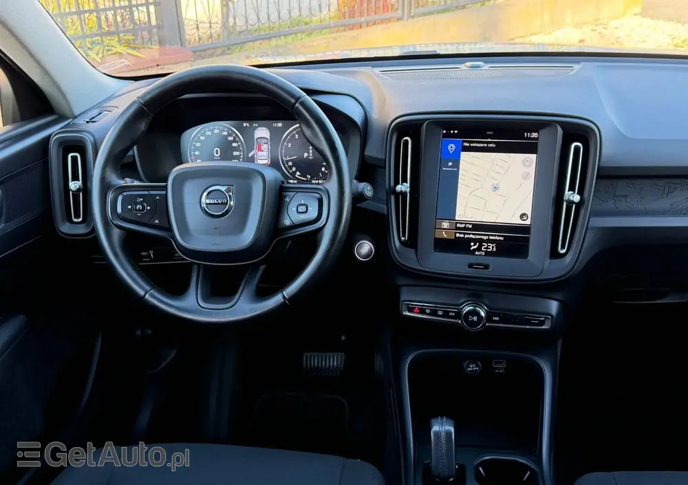 VOLVO XC 40 T3 Momentum