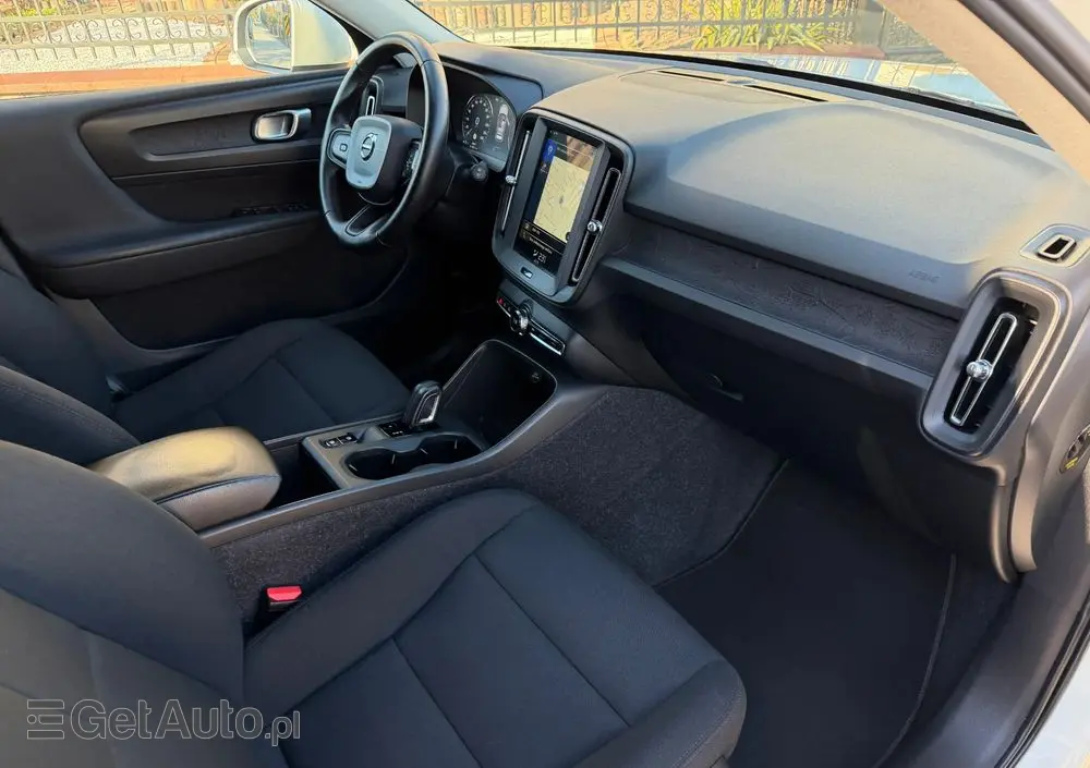 VOLVO XC 40 T3 Momentum