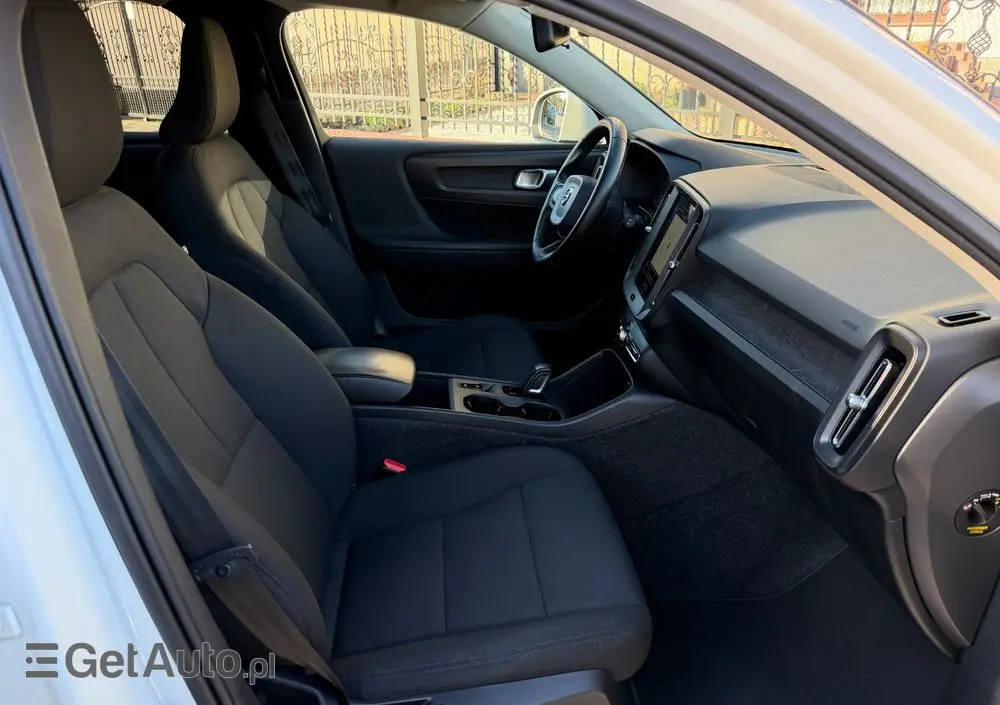 VOLVO XC 40 T3 Momentum