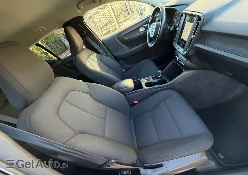 VOLVO XC 40 T3 Momentum