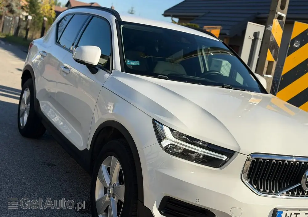VOLVO XC 40 T3 Momentum