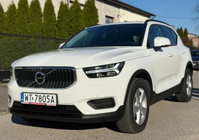 VOLVO XC 40 T3 Momentum