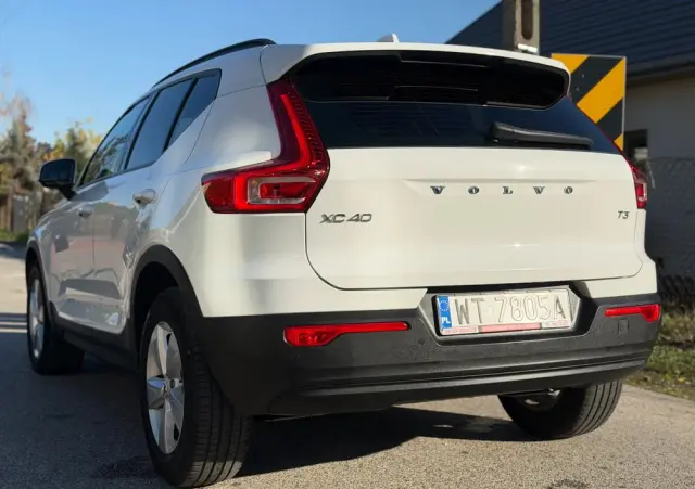 VOLVO XC 40 T3 Momentum