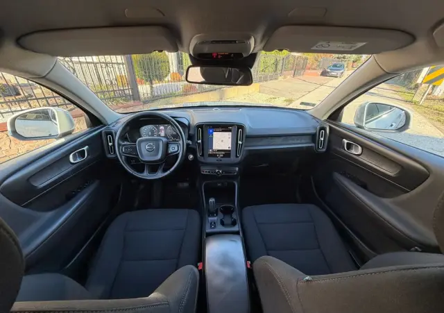 VOLVO XC 40 T3 Momentum