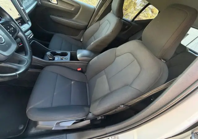 VOLVO XC 40 T3 Momentum