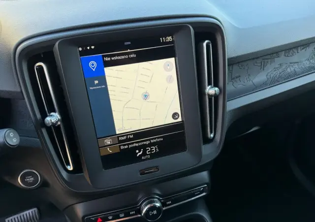 VOLVO XC 40 T3 Momentum