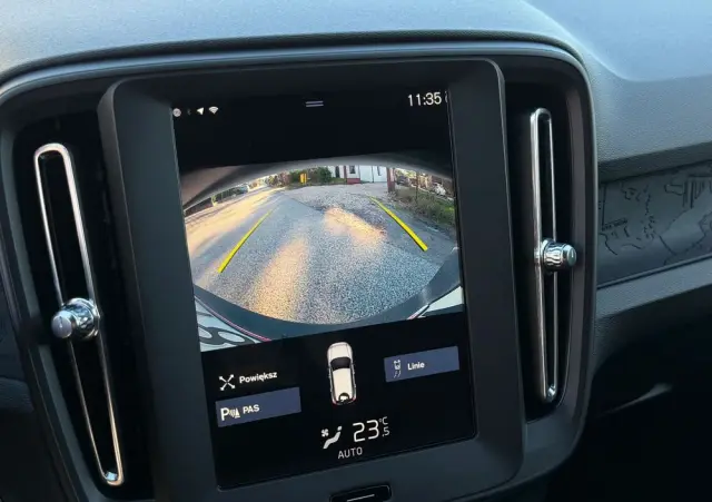 VOLVO XC 40 T3 Momentum