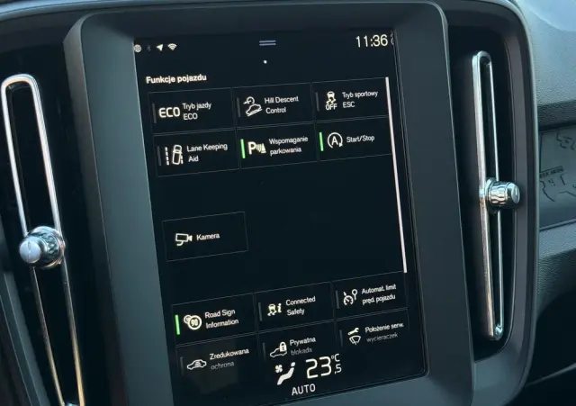 VOLVO XC 40 T3 Momentum