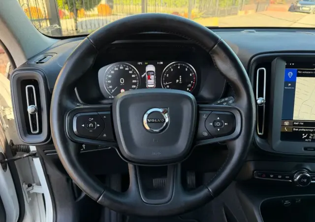 VOLVO XC 40 T3 Momentum
