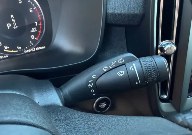 VOLVO XC 40 T3 Momentum