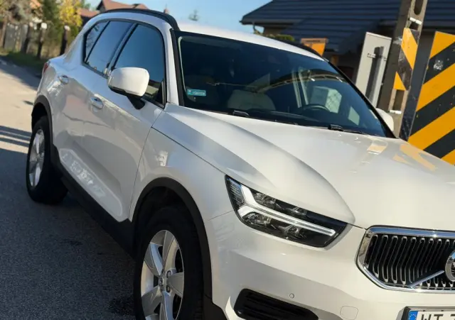 VOLVO XC 40 T3 Momentum