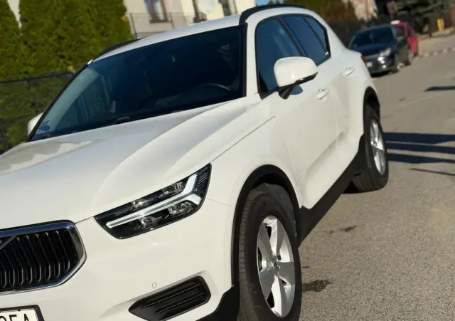 VOLVO XC 40 T3 Momentum