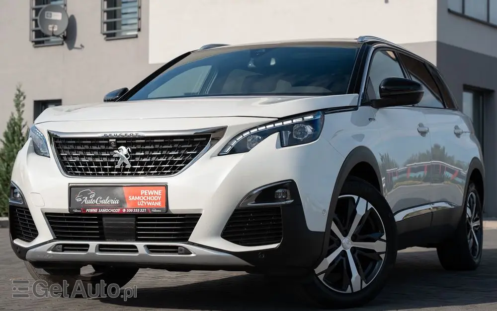 PEUGEOT 5008 