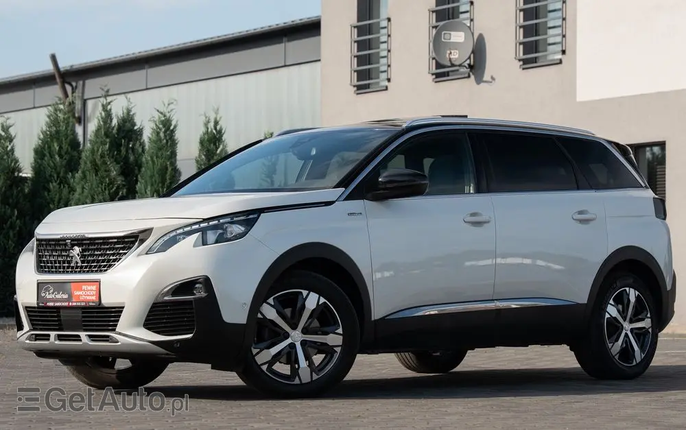 PEUGEOT 5008 