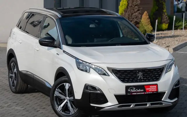 PEUGEOT 5008 