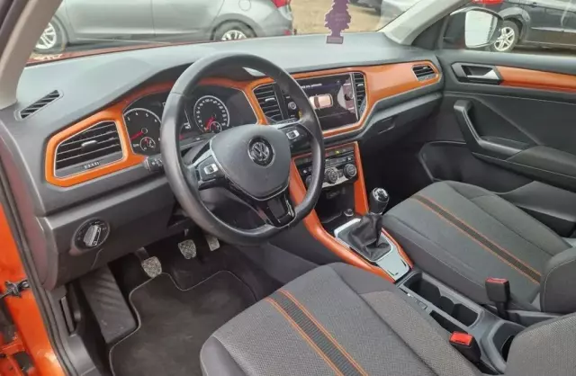 VOLKSWAGEN T-Roc 