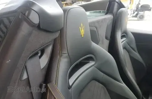MASERATI MC20 