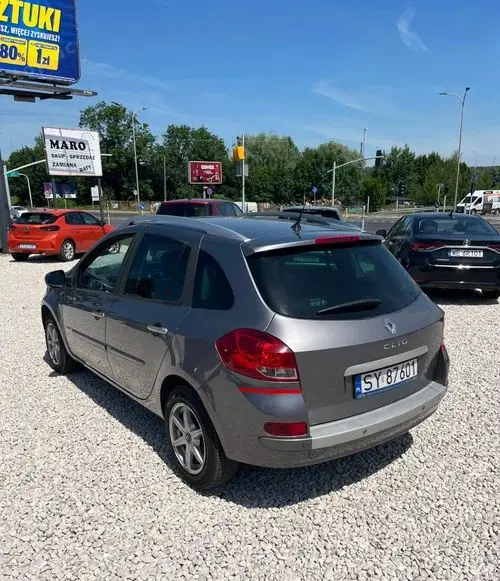 RENAULT Clio 