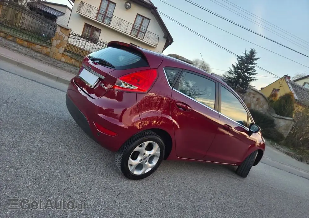 FORD Fiesta 1.4 Champions Edition