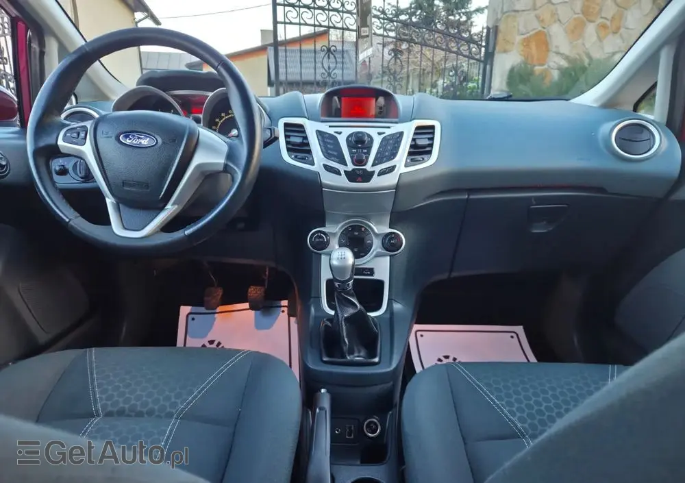 FORD Fiesta 1.4 Champions Edition