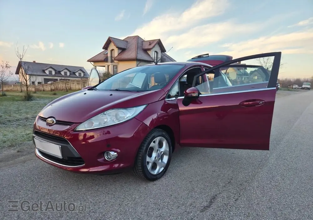 FORD Fiesta 1.4 Champions Edition