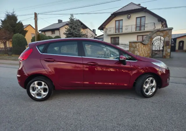 FORD Fiesta 1.4 Champions Edition