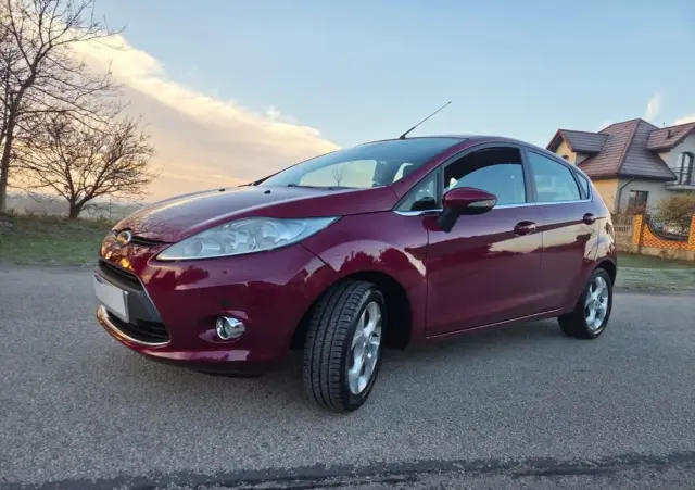 FORD Fiesta 1.4 Champions Edition