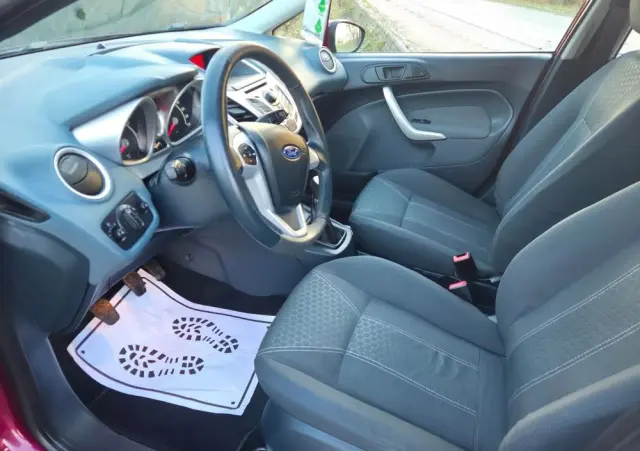 FORD Fiesta 1.4 Champions Edition