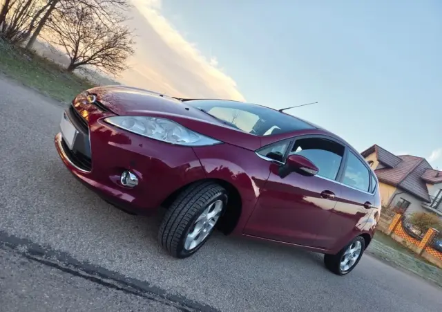 FORD Fiesta 1.4 Champions Edition