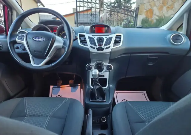 FORD Fiesta 1.4 Champions Edition