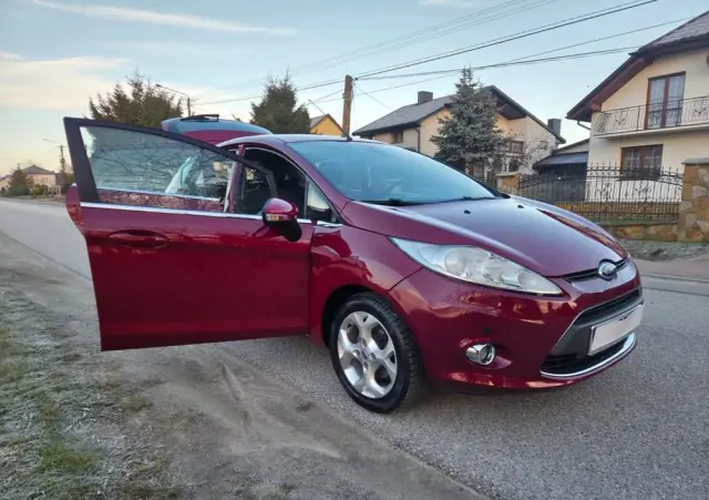 FORD Fiesta 1.4 Champions Edition