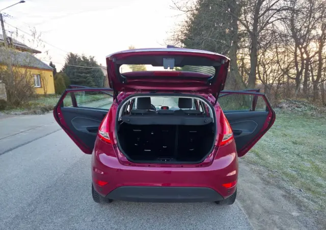 FORD Fiesta 1.4 Champions Edition