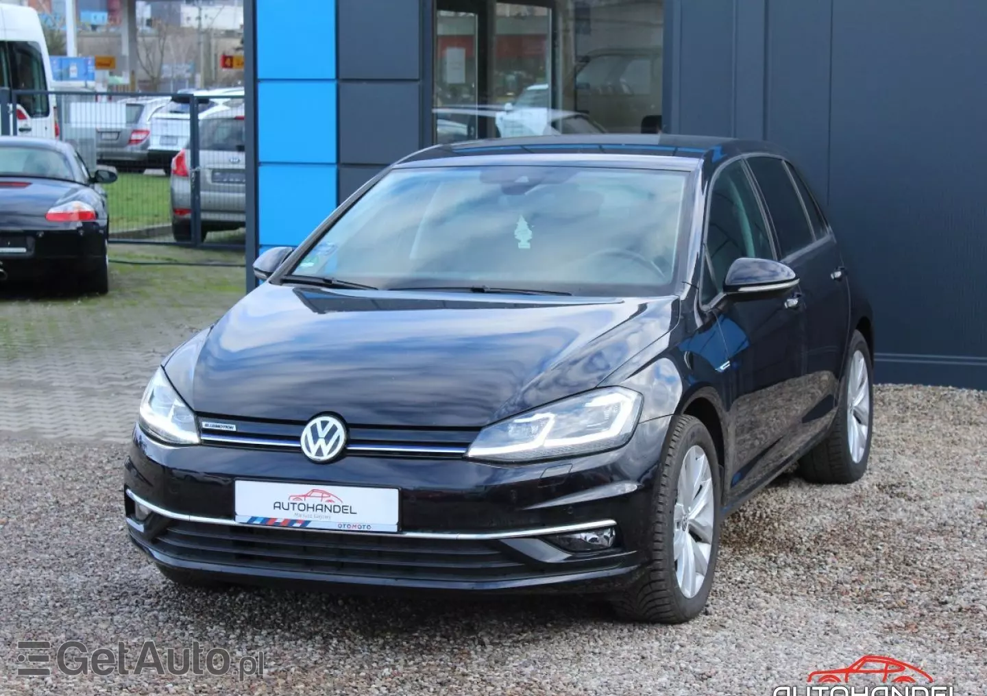 VOLKSWAGEN Golf 