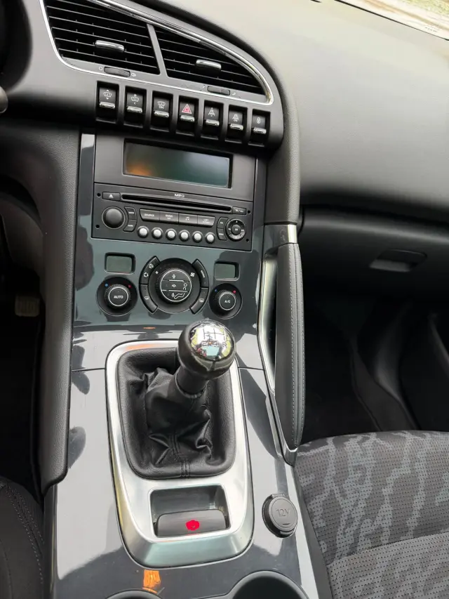 PEUGEOT 3008 Premium 120