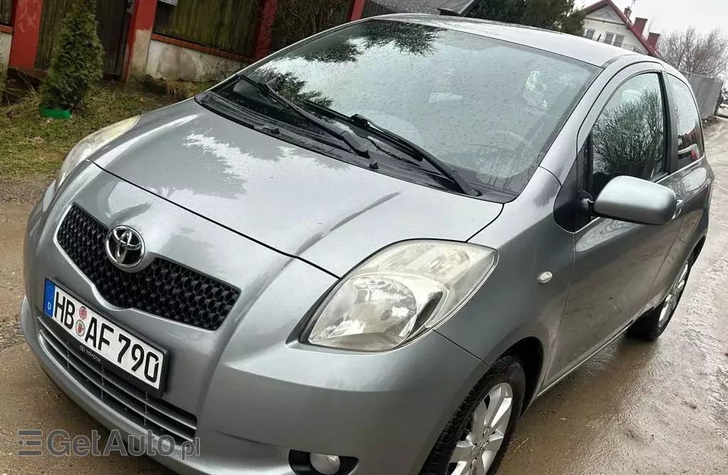 TOYOTA Yaris 