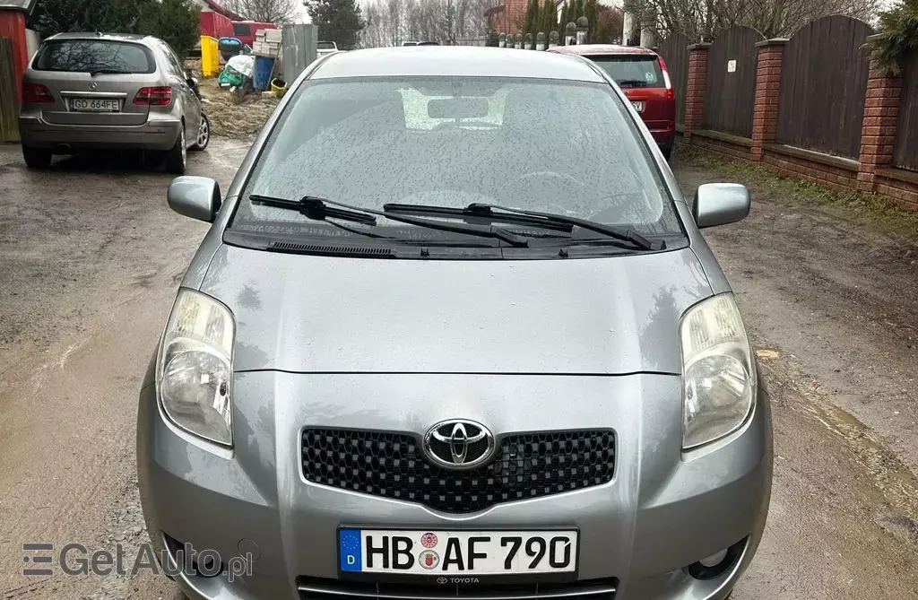 TOYOTA Yaris 