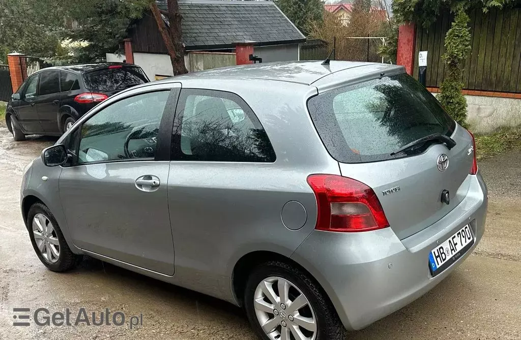 TOYOTA Yaris 