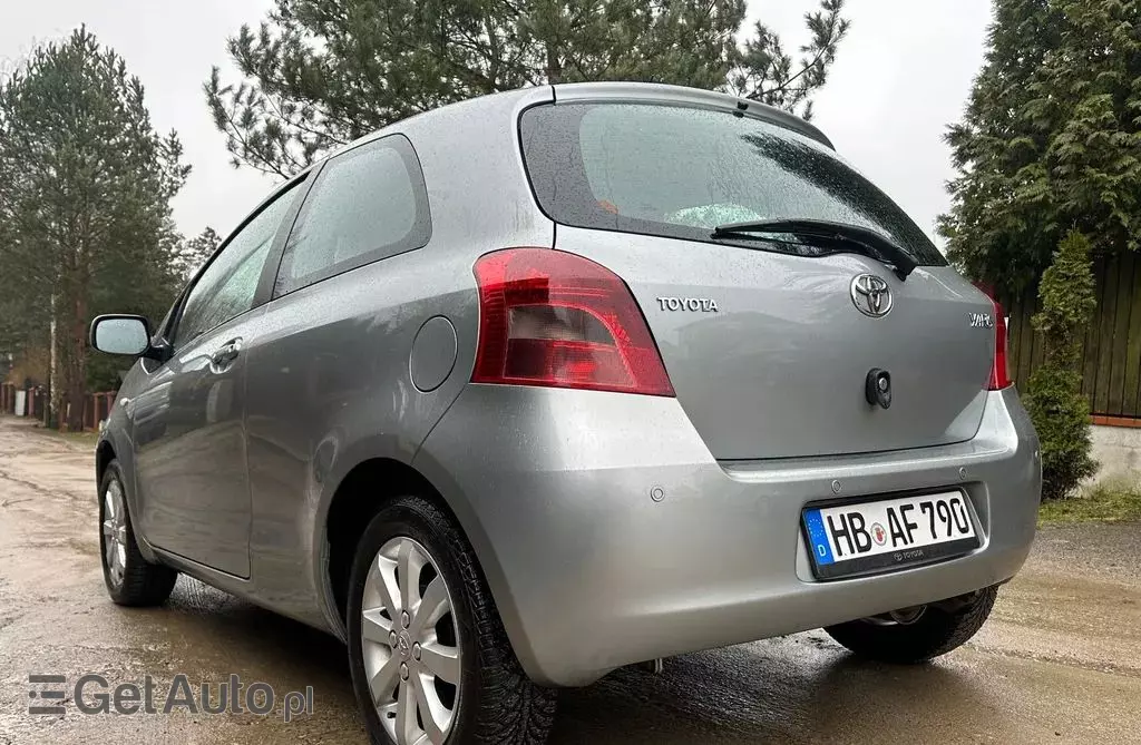 TOYOTA Yaris 