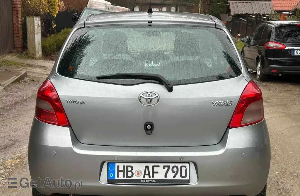 TOYOTA Yaris 