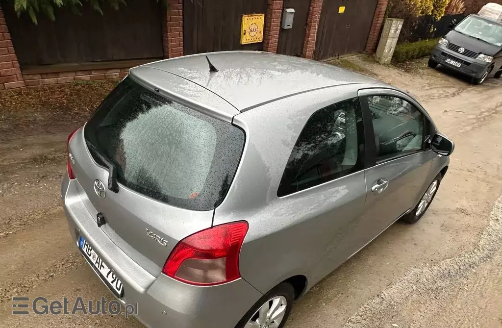 TOYOTA Yaris 