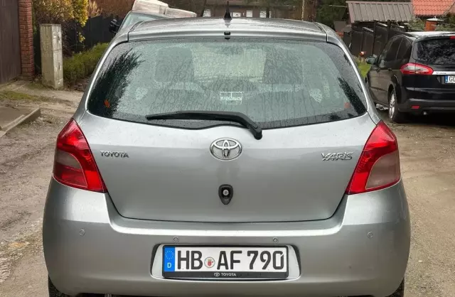 TOYOTA Yaris 