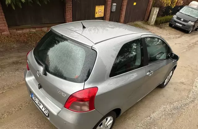 TOYOTA Yaris 