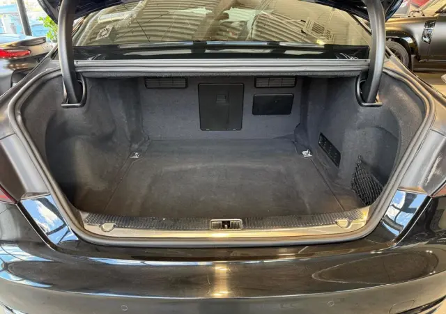 AUDI A8 3.0 TDI ultra Quattro
