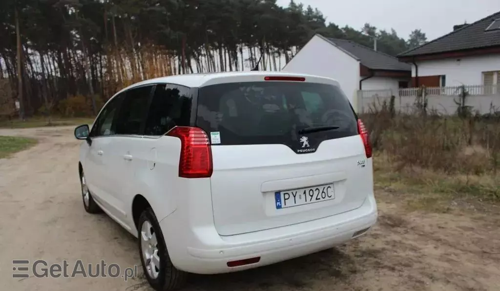 PEUGEOT 5008 