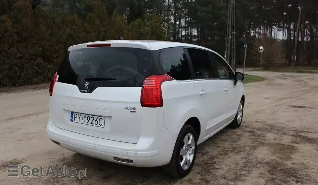 PEUGEOT 5008 