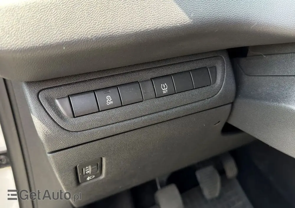 PEUGEOT 208 1.6 BlueHDi Active