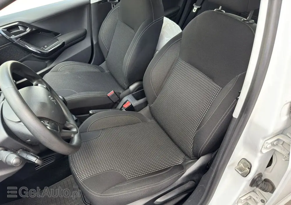 PEUGEOT 208 1.6 BlueHDi Active