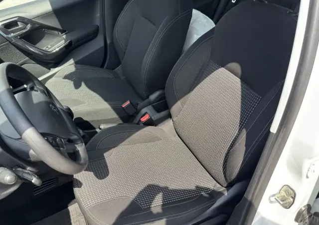 PEUGEOT 208 1.6 BlueHDi Active