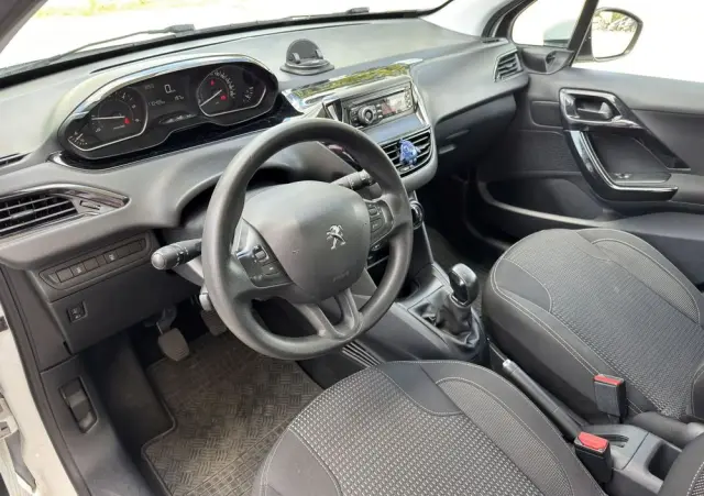 PEUGEOT 208 1.6 BlueHDi Active